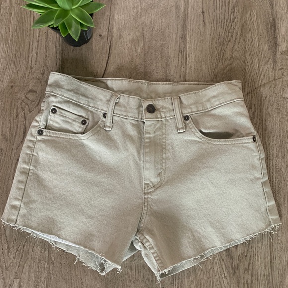 SOLD !! Levi’s 511 cutoffs 🌼 - Picture 3 of 5